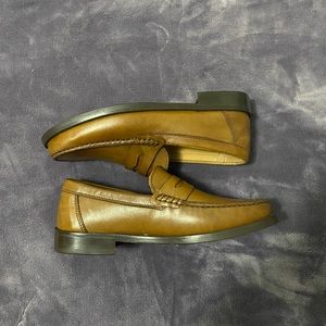 THE ESSEX PENNY LOAFER (NEVER WORN) SIZE: 9.5
COLOR: TAN